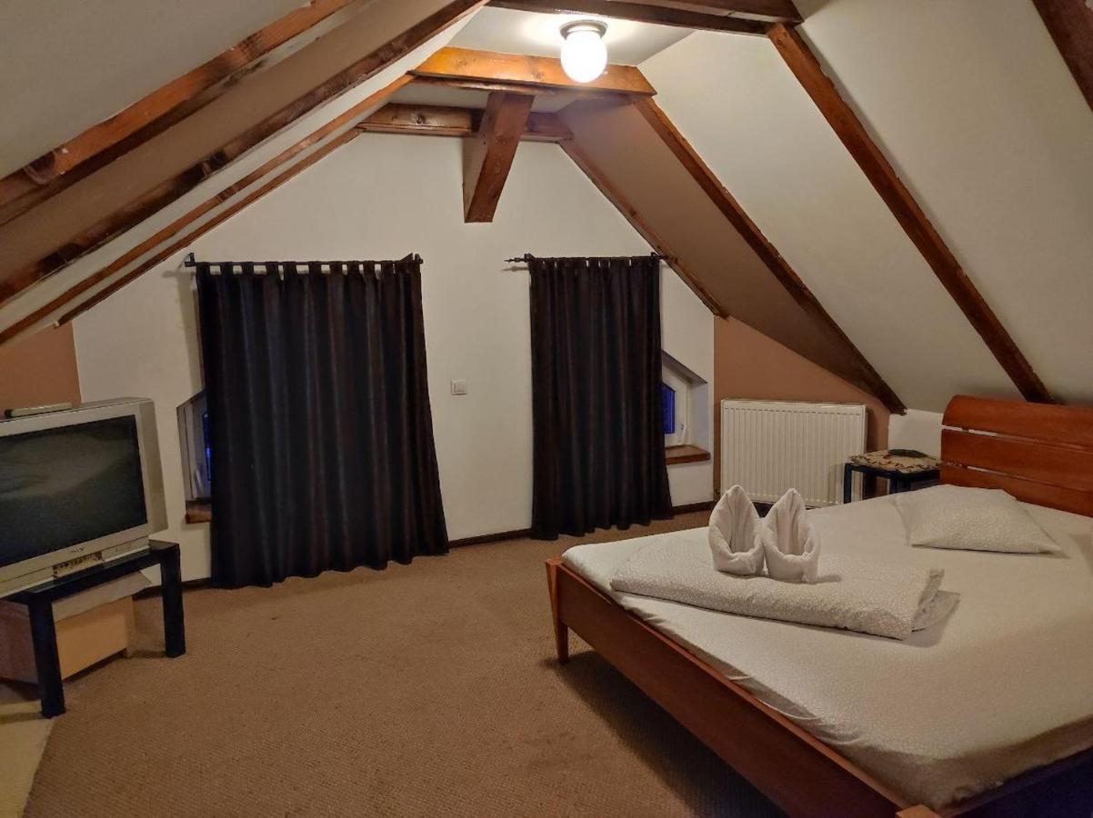 Hotel Scarlette Braszów Zewnętrze zdjęcie