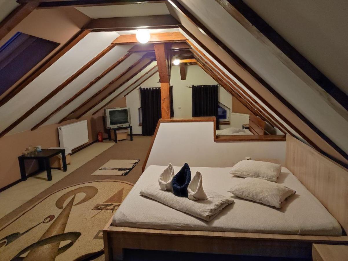 Hotel Scarlette Braszów Zewnętrze zdjęcie